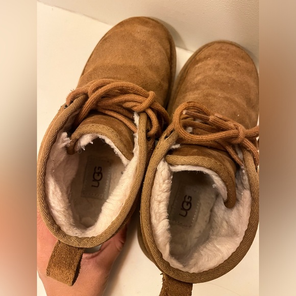 Women’s Chestnut Neumel Uggs, Size 6 - Picture 4 of 4